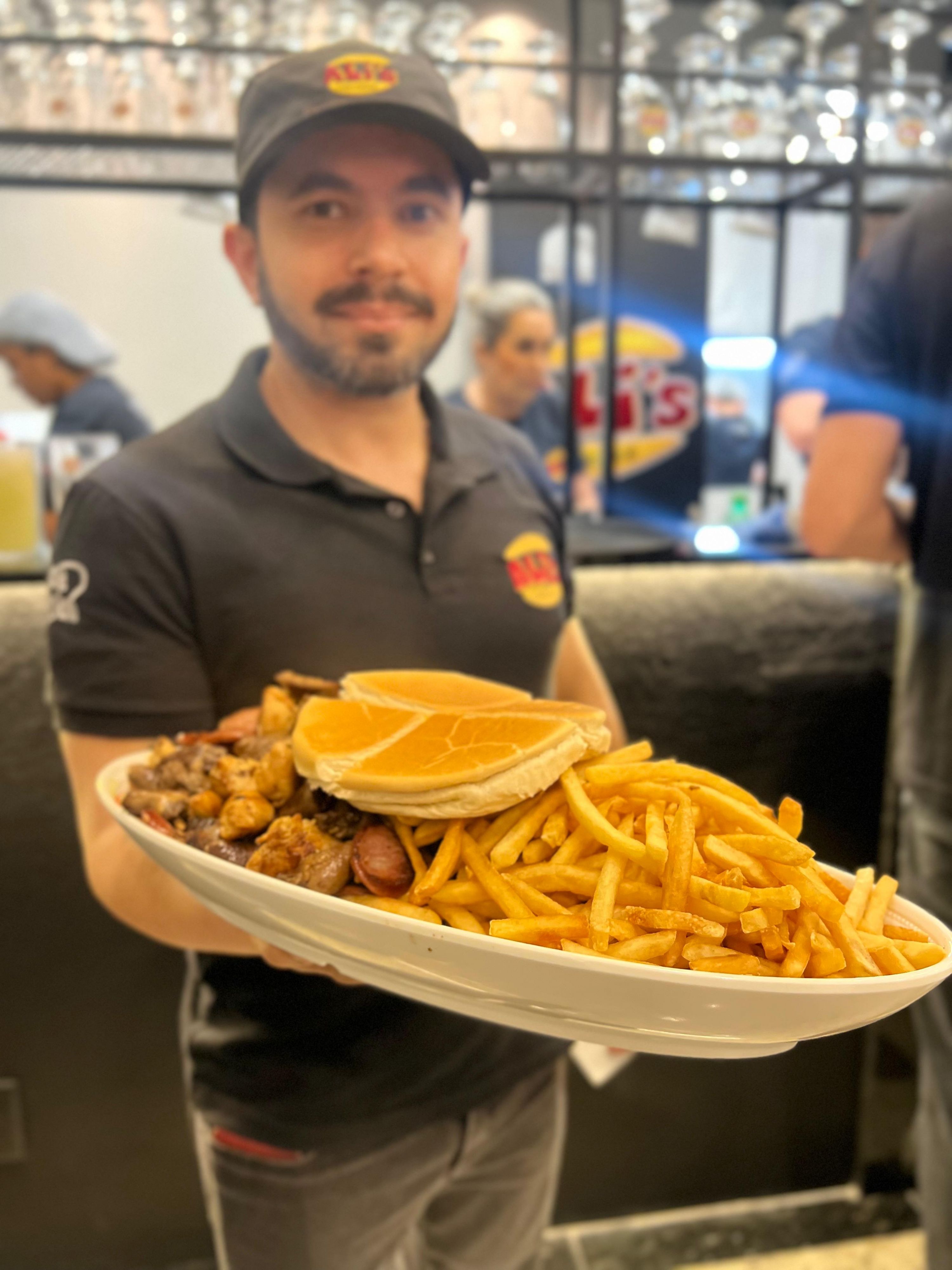 Alis Lanches inaugura nova unidade no River Mall